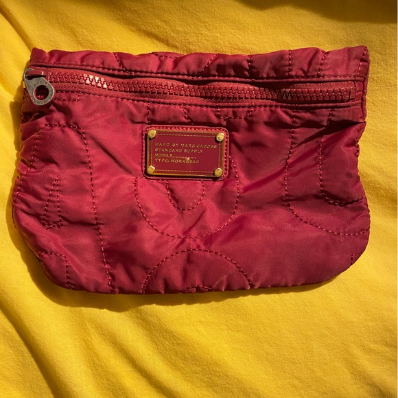 Marc Jacob’s Quilted laptop bag with cosmetic pouch - Picture 2 of 9